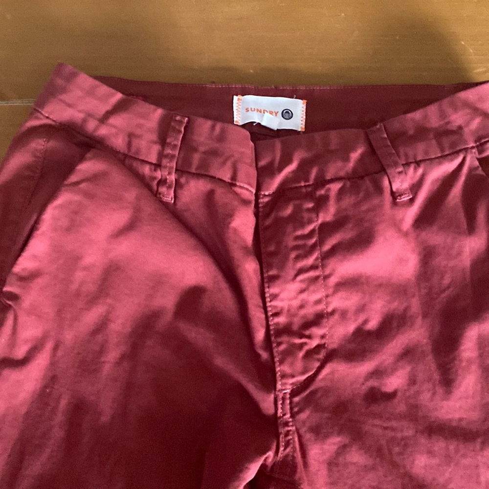 Sundry capris. Size 24. Perfect condition only worn once. Soft material.